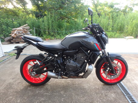 2021 Yamaha MT-07 (FZ-07), серебристый, 890000 рублей, вид 3