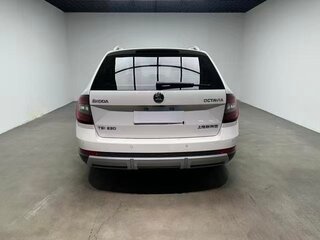 2017 Skoda Octavia Scout III (A7) Рестайлинг, белый, 1290000 рублей, вид 5