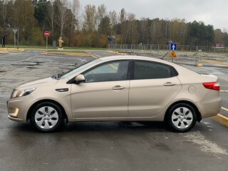 2013 Kia Rio 4-speed III, бежевый, 1020000 рублей, вид 5