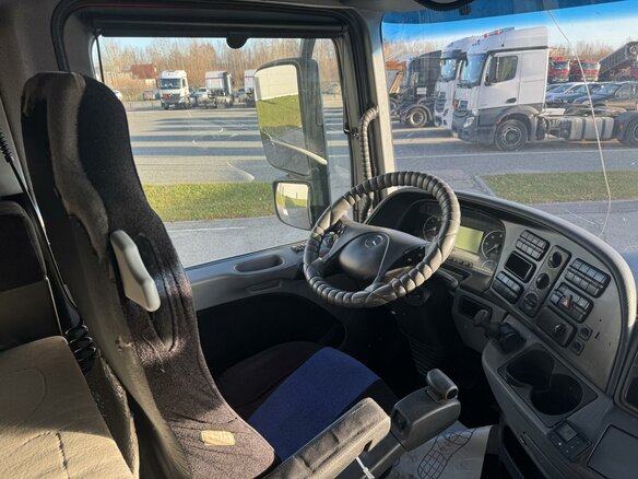 2013 Mercedes-Benz Actros, красный, 2950000 рублей - вид 19