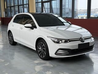 2023 Volkswagen Golf VIII, белый, 1525000 рублей, вид 4
