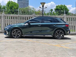 2022 Audi A3 Sportback 35 TFSI IV (8Y), зелёный, 1840290 рублей, вид 4