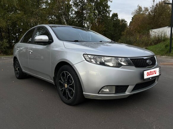 2011 Kia Cerato 6-speed II, серебристый, 650000 рублей - вид 2