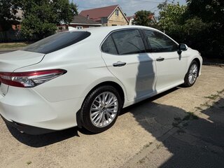 2020 Toyota Camry VIII (XV70), белый, 3400000 рублей, вид 2