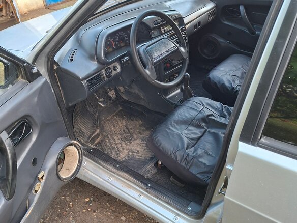 2004 Lada (ВАЗ) 2114, серебристый, 165000 рублей - вид 3