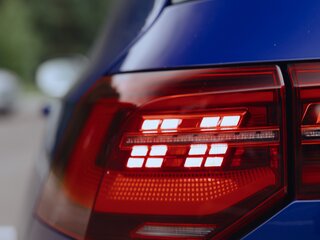 2021 Volkswagen Golf VII Рестайлинг, синий, 2420000 рублей, вид 5