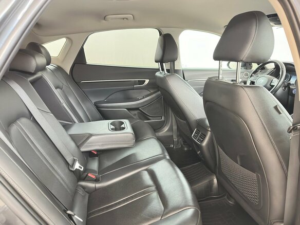 2020 Hyundai Sonata VIII (DN8), серый, 1800000 рублей - вид 15