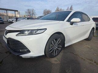 2020 Toyota Camry VIII (XV70), белый, 2380000 рублей, вид 1