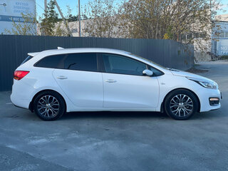 2017 Kia Ceed II Рестайлинг, белый, 1599000 рублей, вид 4