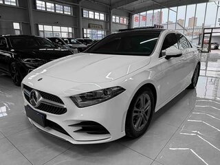 2022 Mercedes-Benz A-Класс 180 IV (W177) Рестайлинг, белый, 1415000 рублей, вид 1