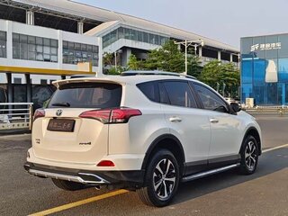 2018 Toyota RAV4 IV (XA40) Рестайлинг, белый, 1900000 рублей, вид 5