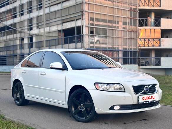 2011 Volvo S40 II Рестайлинг, белый, 980000 рублей - вид 2