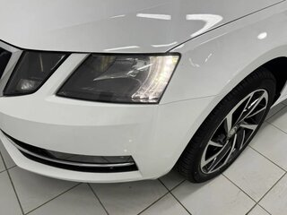 2017 Skoda Octavia III (A7), белый, 1645000 рублей, вид 5