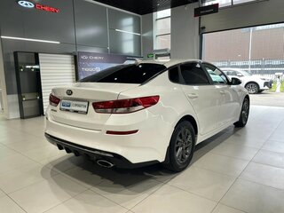 2018 Kia Optima IV Рестайлинг, белый, 1850000 рублей, вид 4