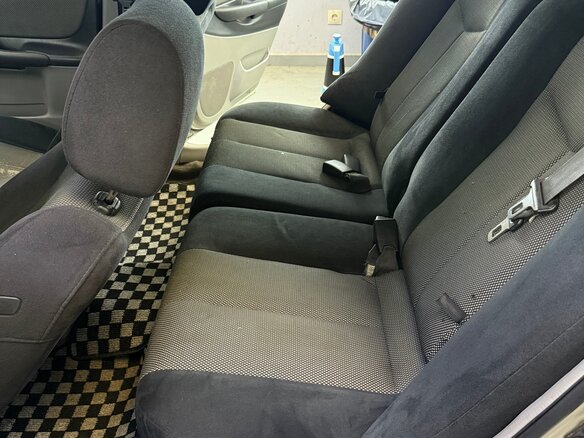 2003 Mazda 323 VI (BJ) Рестайлинг, бежевый, 430000 рублей - вид 12