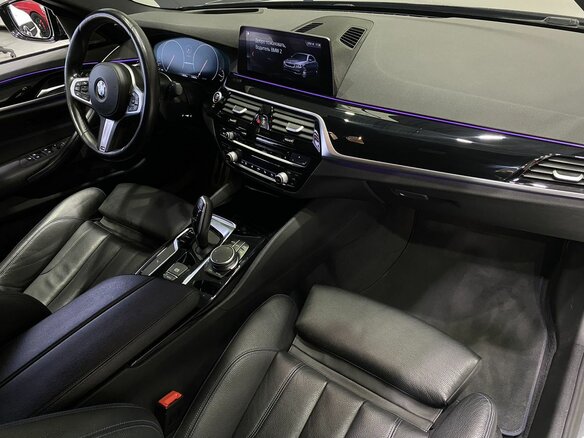 2019 BMW 5 серии M550d xDrive VII (G30/G31/G38), чёрный, 4639900 рублей - вид 12