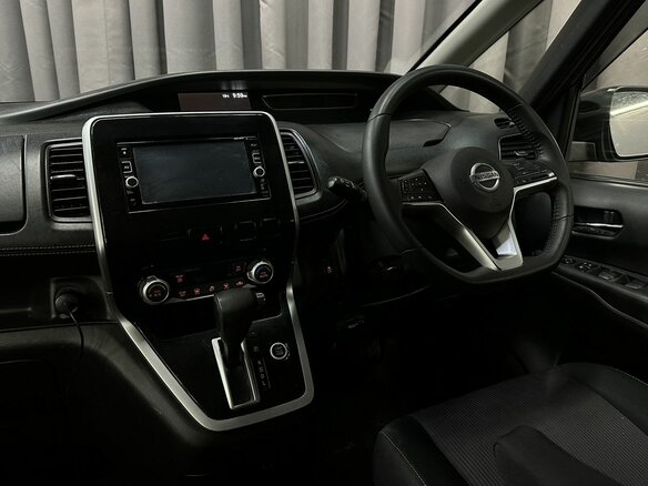 2017 Nissan Serena V (C27), чёрный, 1499777 рублей - вид 10