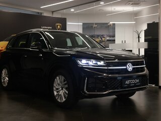 2025 Volkswagen Touareg III Рестайлинг, чёрный, 8590000 рублей, вид 2