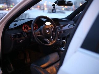 2008 BMW 5 серии 525i V (E60/E61) Рестайлинг, белый, 1700000 рублей, вид 5