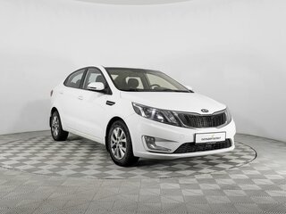 2014 Kia Rio 5-speed III, белый, 850000 рублей, вид 5