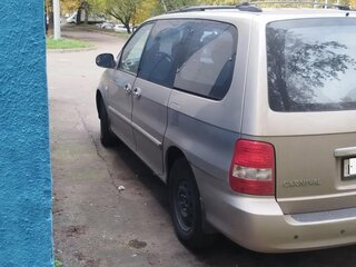 2005 Kia Carnival I Рестайлинг, бежевый, 450000 рублей, вид 4