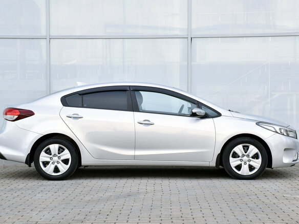 2019 Kia Cerato III Рестайлинг (Classic), серебристый, 1450000 рублей - вид 2