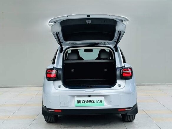 2026 Leapmotor A10 39.8 kWh, серебристый, 1580000 рублей - вид 20