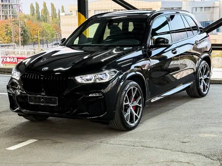 2021 BMW X5 40i IV (G05/G18), чёрный, 6650000 рублей, вид 2