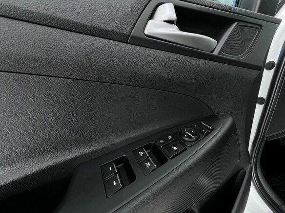 2018 Hyundai Tucson III Рестайлинг, белый, 2250000 рублей - вид 22