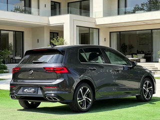 2023 Volkswagen Golf VIII, чёрный, 1534000 рублей, вид 4