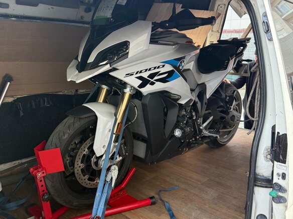 2025 BMW S 1000 XR, белый, 3170000 рублей - вид 3