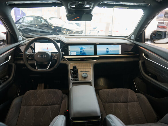 2026 Geely Monjaro I, белый, 4954990 рублей - вид 28