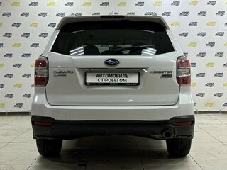2015 Subaru Forester IV Рестайлинг, белый, 2010000 рублей, вид 5