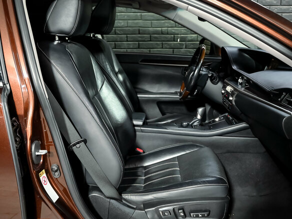2015 Lexus ES 250 VI Рестайлинг, коричневый, 1850000 рублей - вид 10