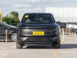 2026 Audi E7X, зелёный, 7980757 рублей, вид 2