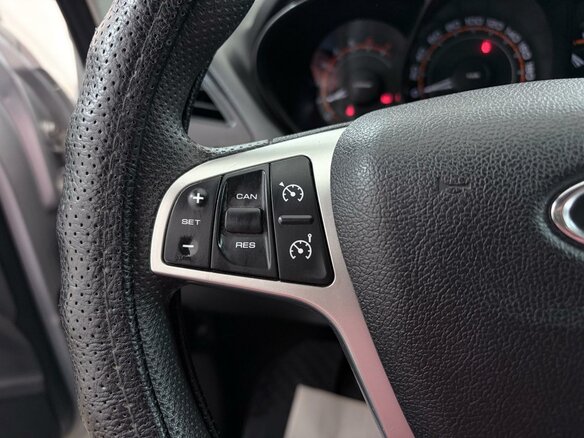 2018 Lada (ВАЗ) Vesta SW I, серебристый - вид 11