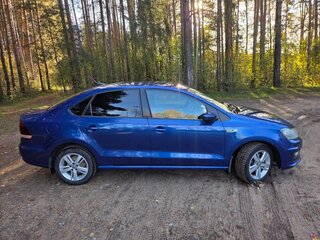 2020 Volkswagen Polo V Рестайлинг, синий, 1340000 рублей, вид 4