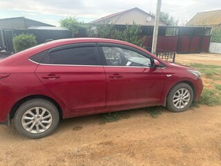 2018 Hyundai Solaris II, красный, 1200000 рублей, вид 2