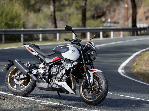 2026 Triumph Trident 800, серебристый, 1600000 рублей - вид 2