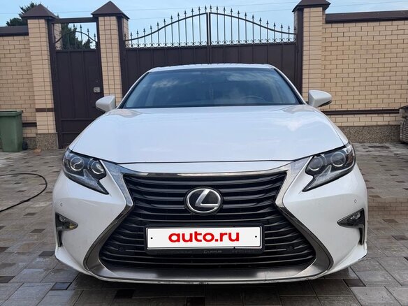 2015 Lexus ES 250 VI Рестайлинг, белый, 3000100 рублей - вид 1