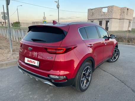 2018 Kia Sportage IV Рестайлинг, красный, 2550000 рублей, вид 4