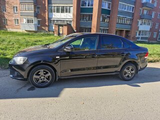 2011 Volkswagen Polo V, чёрный, 499999 рублей, вид 2