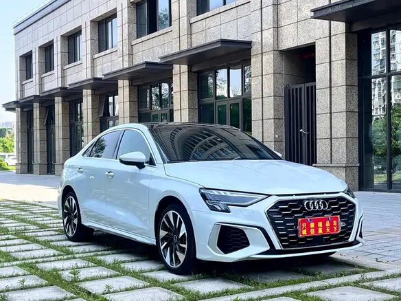 2023 Audi A3 35 TFSI Long IV (8Y), белый - вид 3