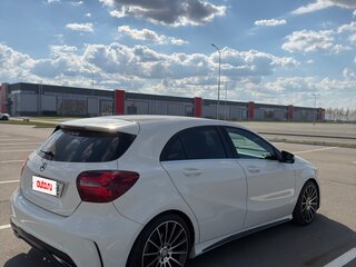 2016 Mercedes-Benz A-Класс 180 III (W176) Рестайлинг, белый, 1600000 рублей, вид 3