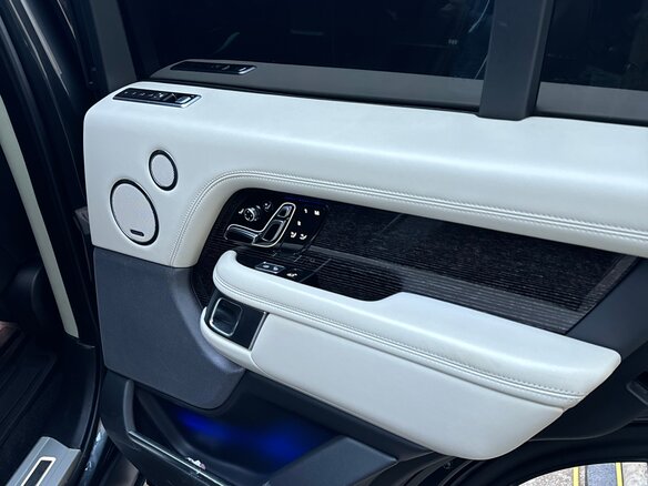 2019 Land Rover Range Rover IV Рестайлинг, серый, 5700000 рублей - вид 19