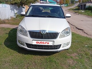 2013 Skoda Fabia II Рестайлинг, белый, 680000 рублей, вид 2