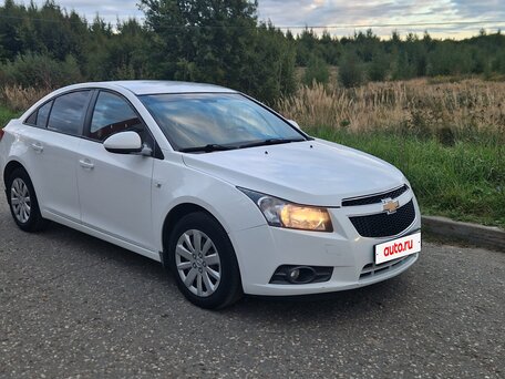 2012 Chevrolet Cruze I, белый, вид 2