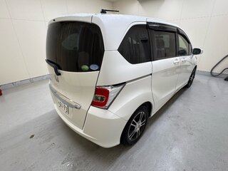 2014 Honda Freed I Рестайлинг 2, белый, 759000 рублей, вид 3