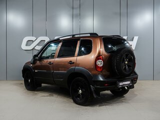 2018 Chevrolet Niva I Рестайлинг, коричневый, 869000 рублей, вид 2