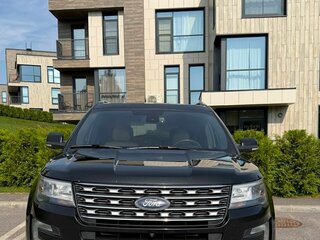 2016 Ford Explorer V Рестайлинг, чёрный, 3050000 рублей, вид 3